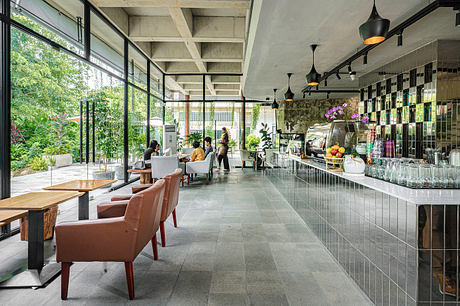 Phum Sambo Café & Eatery: Concrete Frame Turned Green Dining Retreat - 5