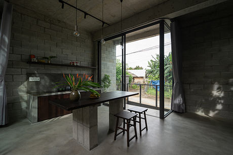 A Quiet House for Tropical Living - 5