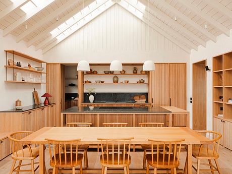 The Cornwall Retreat: Tactile Coastal House for Surf-Led Family Life - 6