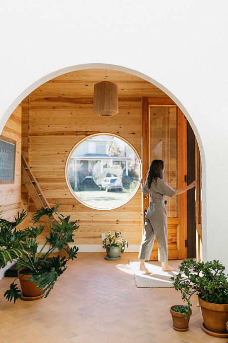 Westwood Wedge Recasts Porch Living With Warm, Light-Filled Home - 6