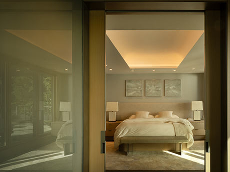 Looking Glass — A Revitalized Lakefront Retreat - 5