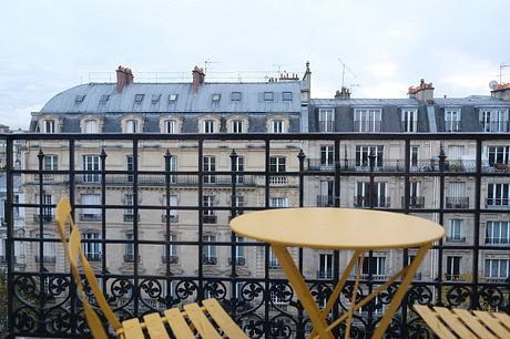 Appartement Republique: Paris Apartment Revived with Bold Color Hues - 7