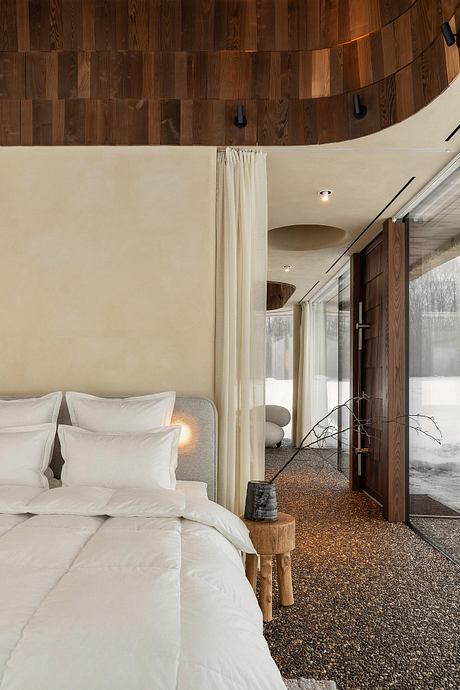 Hata-Mazanka: Scenic Eco-Minimalist Retreat in Central Ukraine - 6