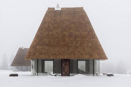 Hata-Mazanka: Scenic Eco-Minimalist Retreat in Central Ukraine - 8