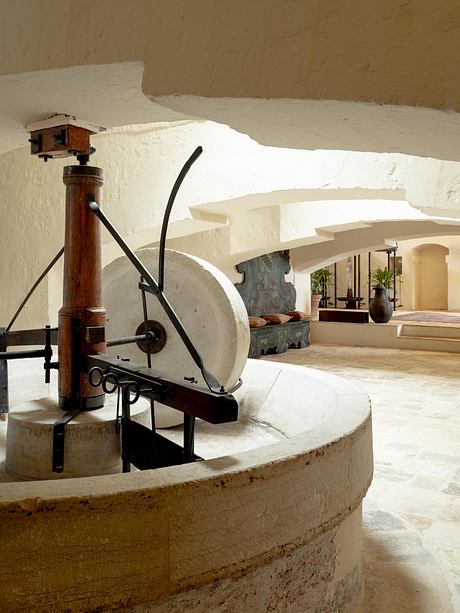 Pirnello Farmhouse Reclaims a Puglian Masseria for Contemporary Life - 7