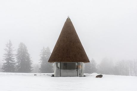 Hata-Mazanka: Scenic Eco-Minimalist Retreat in Central Ukraine - 9