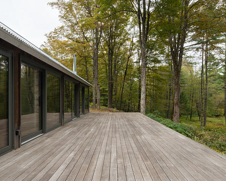 Studio & Guest House In New York Reimagines Cabin-Style Comfort Living - 9
