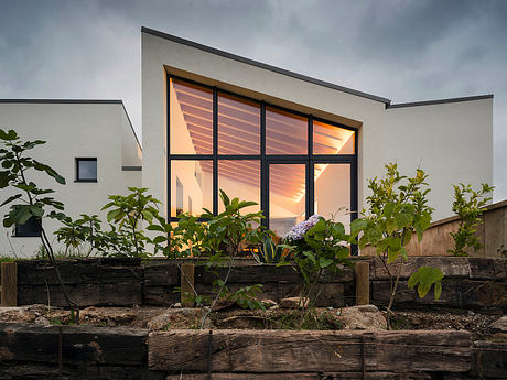 ST House by Roberto Lebrero - 7