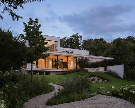 Ayoughi House: Classical Garden Living for a Multigenerational Family - 11