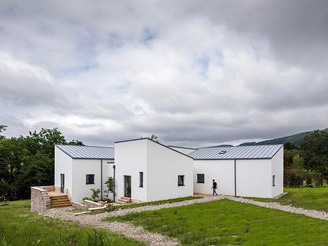 ST House by Roberto Lebrero - 8