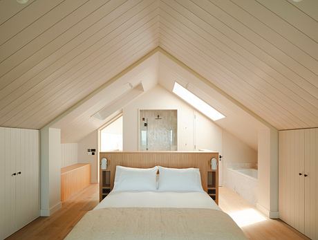 The Cornwall Retreat: Tactile Coastal House for Surf-Led Family Life - 12