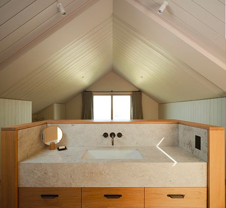 The Cornwall Retreat: Tactile Coastal House for Surf-Led Family Life - 13