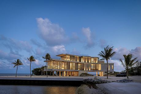 Van der Vlugt Residence: Coastal Resilience Refined For Keys Living - 10