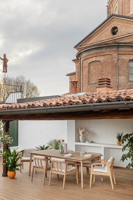 Francesca’s House: Lively Family Apartment Crafted for Digital Life - 8