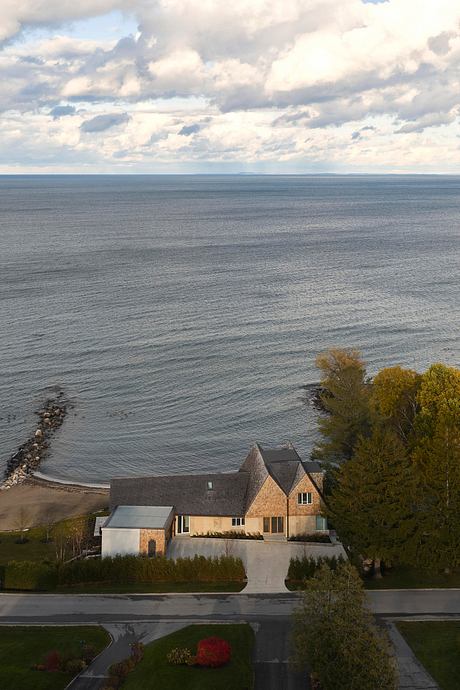 Georgian Bay Beach House — White Oak Warmth on the Canadian Shore - 9