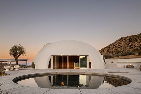 Hata Dome Captures Mountain Horizons with a Sculpted Monolithic Shell - 10