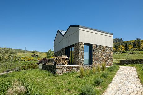 TerraSense Mountain Charm Retreat by DRK Architects - 12
