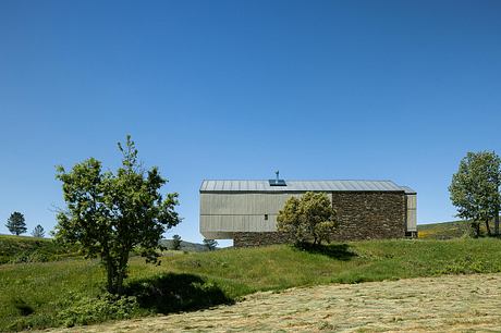 TerraSense Mountain Charm Retreat by DRK Architects - 13