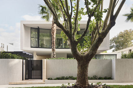 Brighton Sands: Tranquil LA-Inspired Coastal House - 1