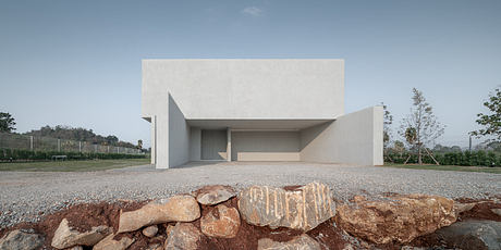 Casa Gana House in Thailand Balances Retreat Life with Gatherings - 1