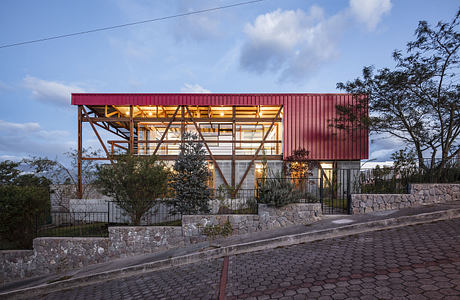 Casa Viteri Vergara by MCM+A Taller de Arquitectura