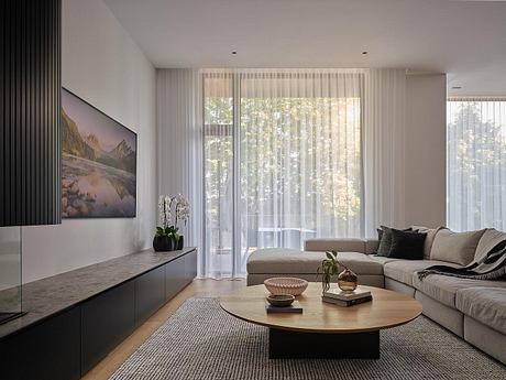 House 117 by Izen Architecture - 1