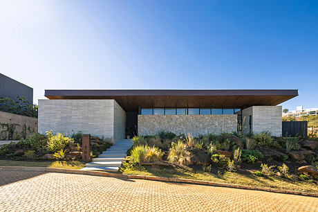 Plano House by Daniel Carvalho Arquiteto - 1