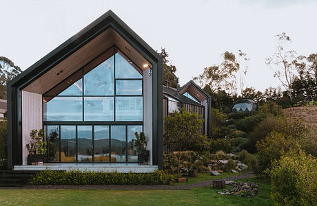 SKL House by CÂPÂ arquitectura