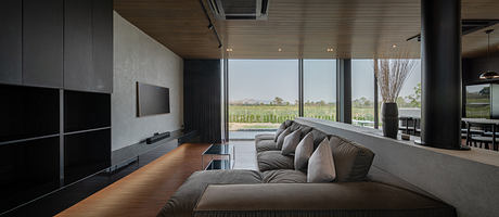 Casa Gana House in Thailand Balances Retreat Life with Gatherings - 2