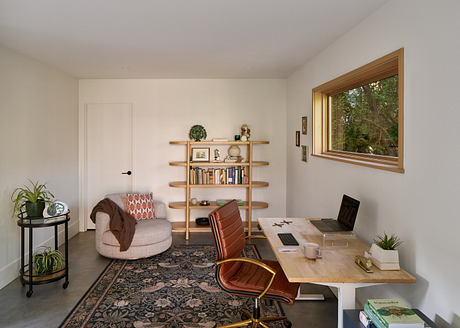 Lake Forest Park DADU: Quiet Guest House Immersed in Northwest Trees - 2