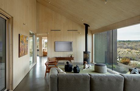 Octothorpe House by Mork-Ulnes Architects