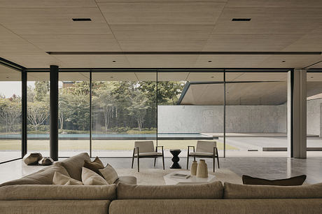 Plumeria Courtyard House: Rooflines Shape an Intimate Garden - 2