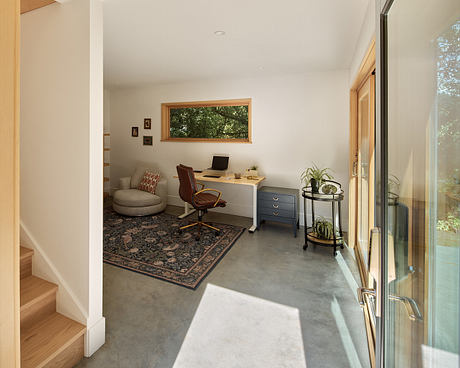 Lake Forest Park DADU: Quiet Guest House Immersed in Northwest Trees - 3