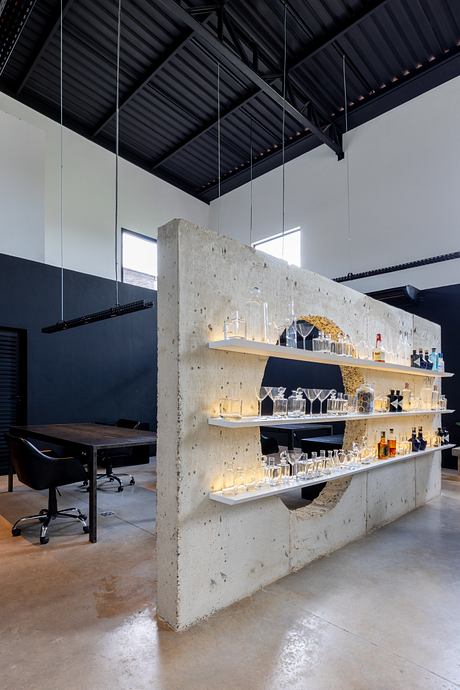 Casa Flairs: Brutalist Concrete Volumes Organize a Flexible Office - 4