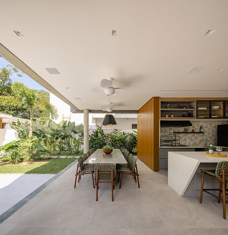 CLM Residence Balances Urban Comfort With a Deep Forest Connection - 4