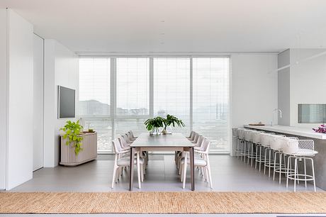 Penthouse with 360° Ocean Views: Light-Filled Brazilian Retreat - 3