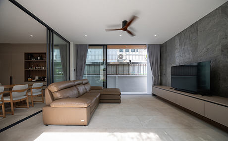 The Oasis House: Split-Level Urban Courtyard Home in Bangkok - 2