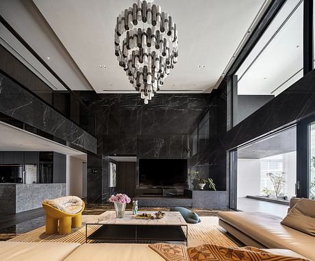 Weaving the Mood of Life Between Modernity and Nature - 4