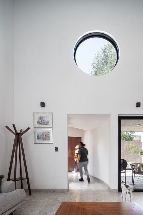 Casa Gálvez: Courtyard House Shaped by Light, Shade, Breezes in León - 5