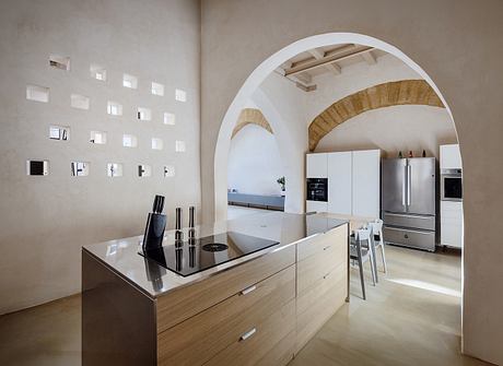 Casa SC: Adaptive Barn Home in Menfi with Soulful Rural Character - 4