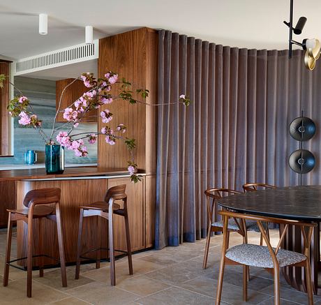 Emerald Sound: Tropical Glass House Overlooking Sydney’s Emerald Bay - 3