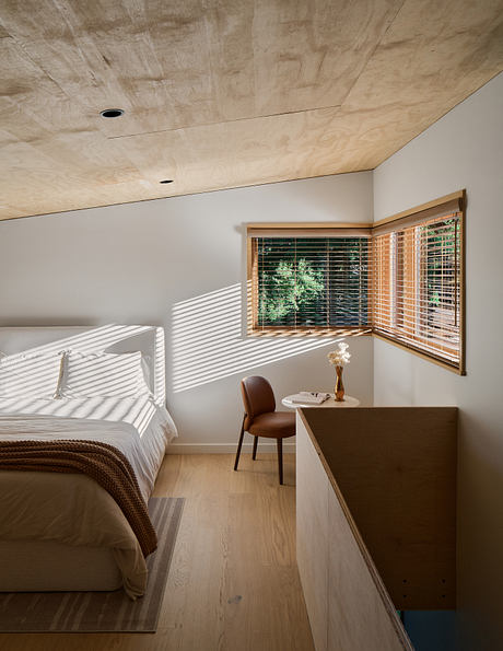 Lake Forest Park DADU: Quiet Guest House Immersed in Northwest Trees - 5