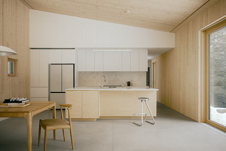 Maison du Lac Perdu: A Quiet Plateau House in Québec - 4