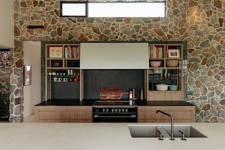 House in the Vines by James Allen Architect - 4