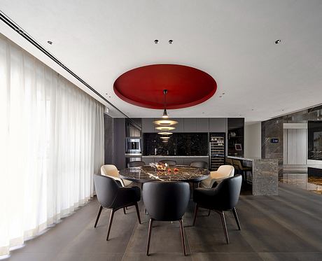 Weaving the Mood of Life Between Modernity and Nature - 6