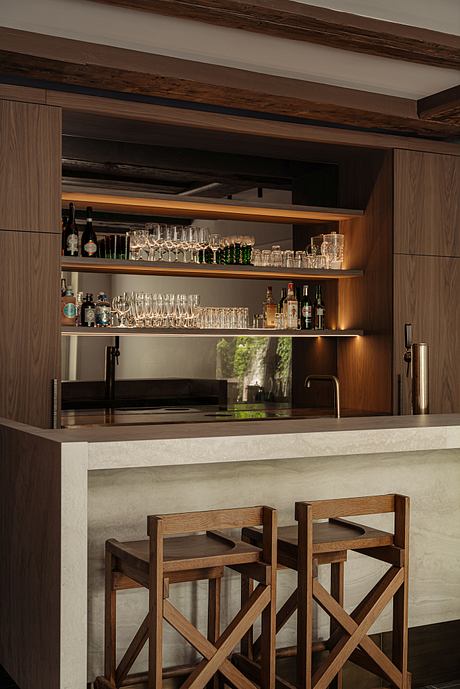 Modern Living in a Historic Monument - 6