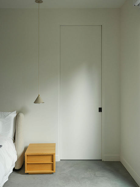 Pine Residences: Soft Minimal Interiors Immersed in Canadian Woods - 6