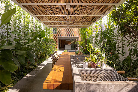 Tropical Shed by TROOST + PESSOA Architects - 7