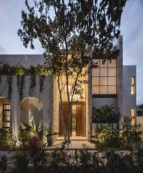 Casa Colina Explores Arches, Stone, and Courtyard Living in Tulum - 8
