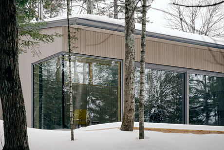 Maison du Lac Perdu: A Quiet Plateau House in Québec - 7
